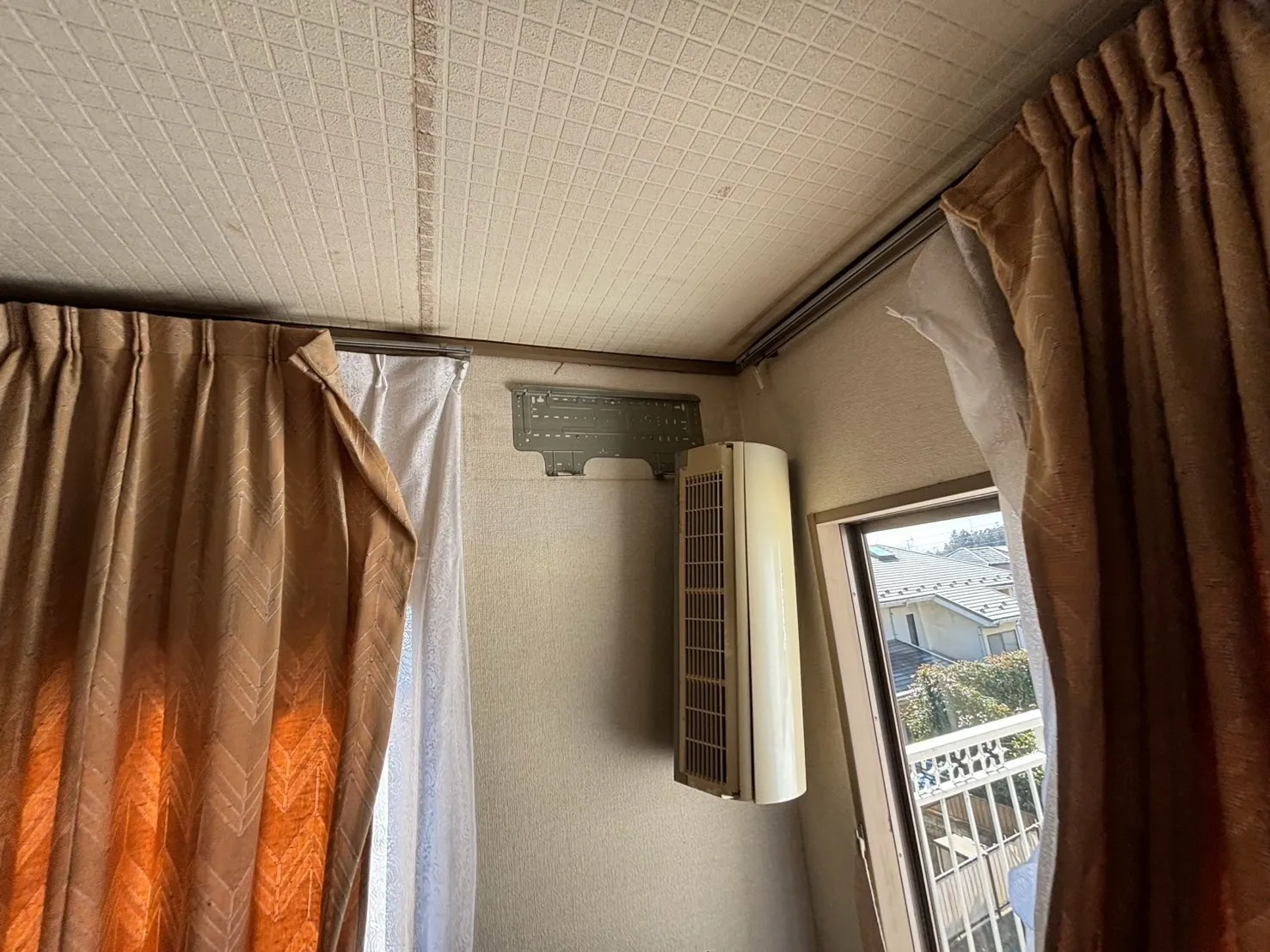 町田市残置物撤去時のエアコン