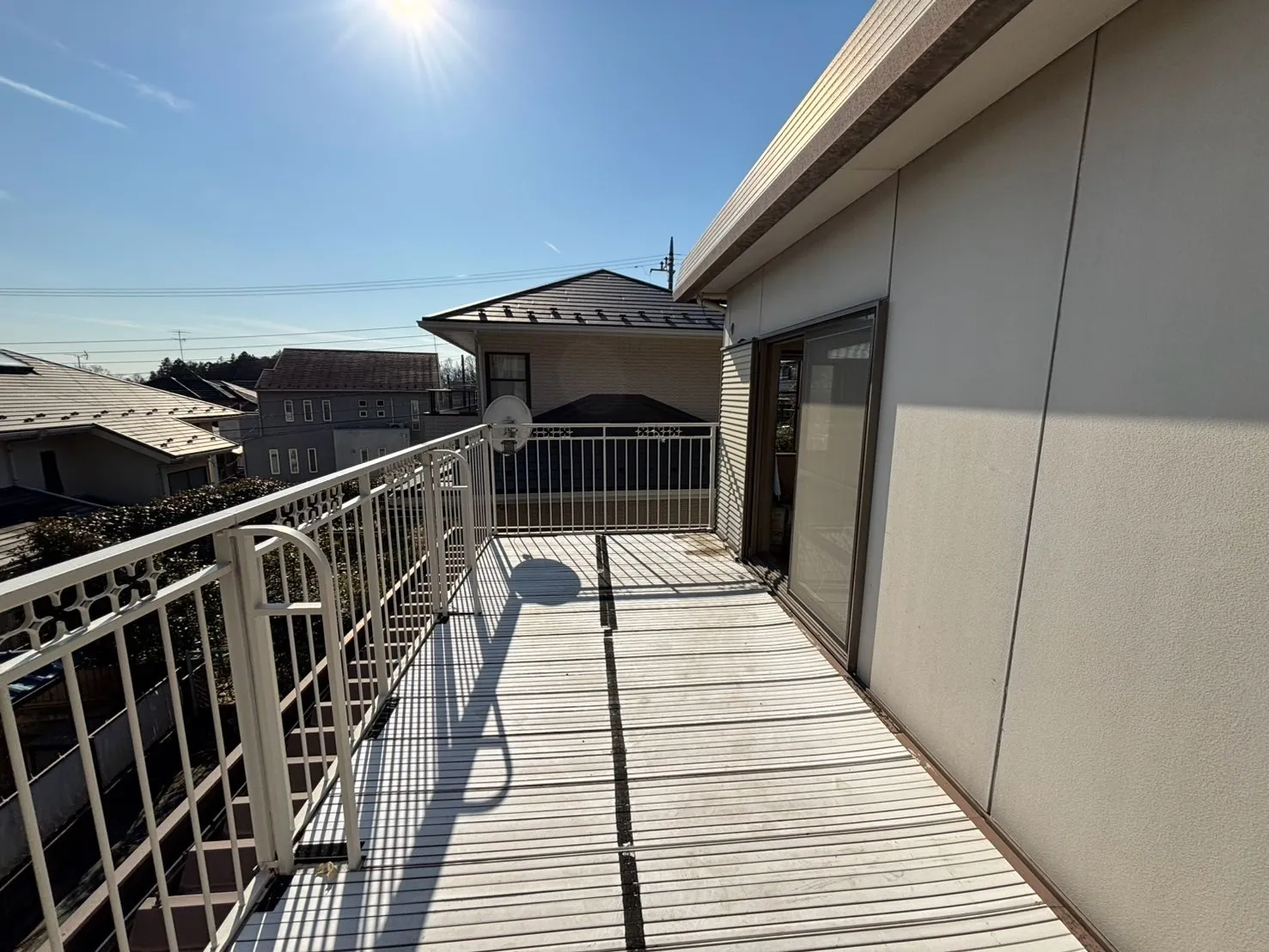 町田市残置物撤去後のベランダ