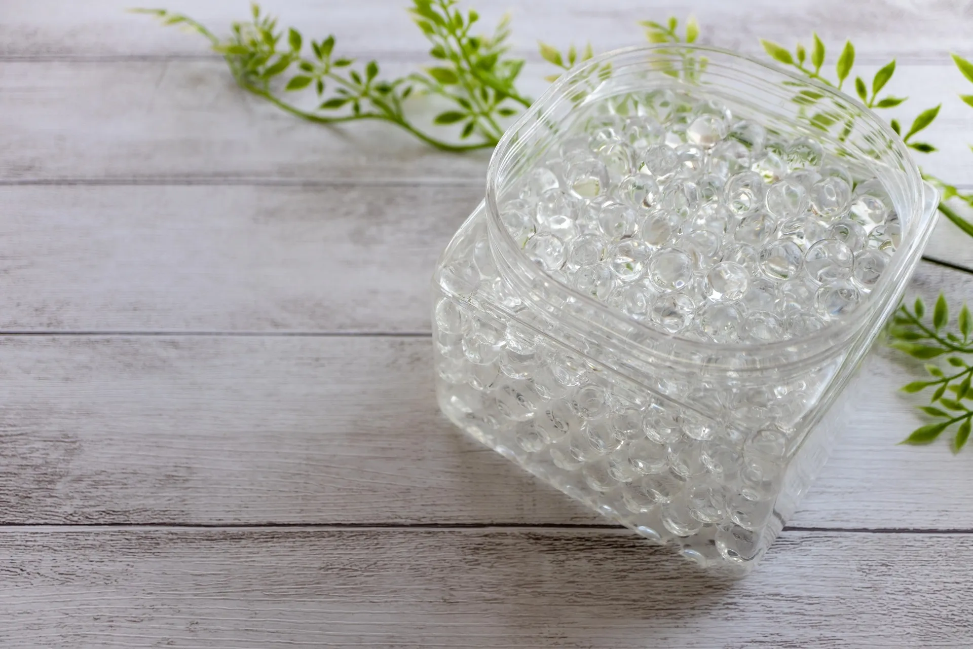 保冷剤を使用した消臭剤