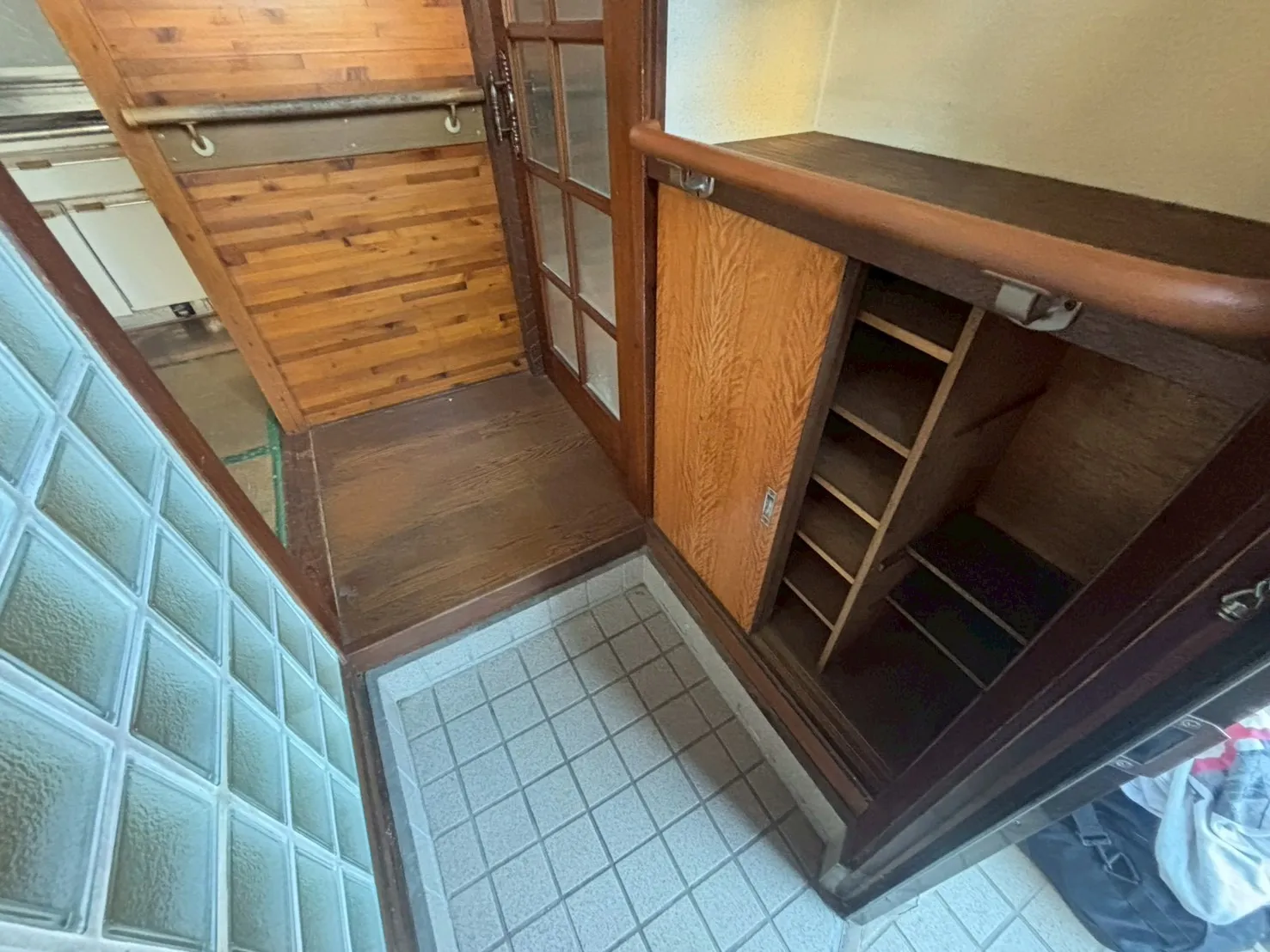 練馬区残置物撤去玄関まわり片付け後