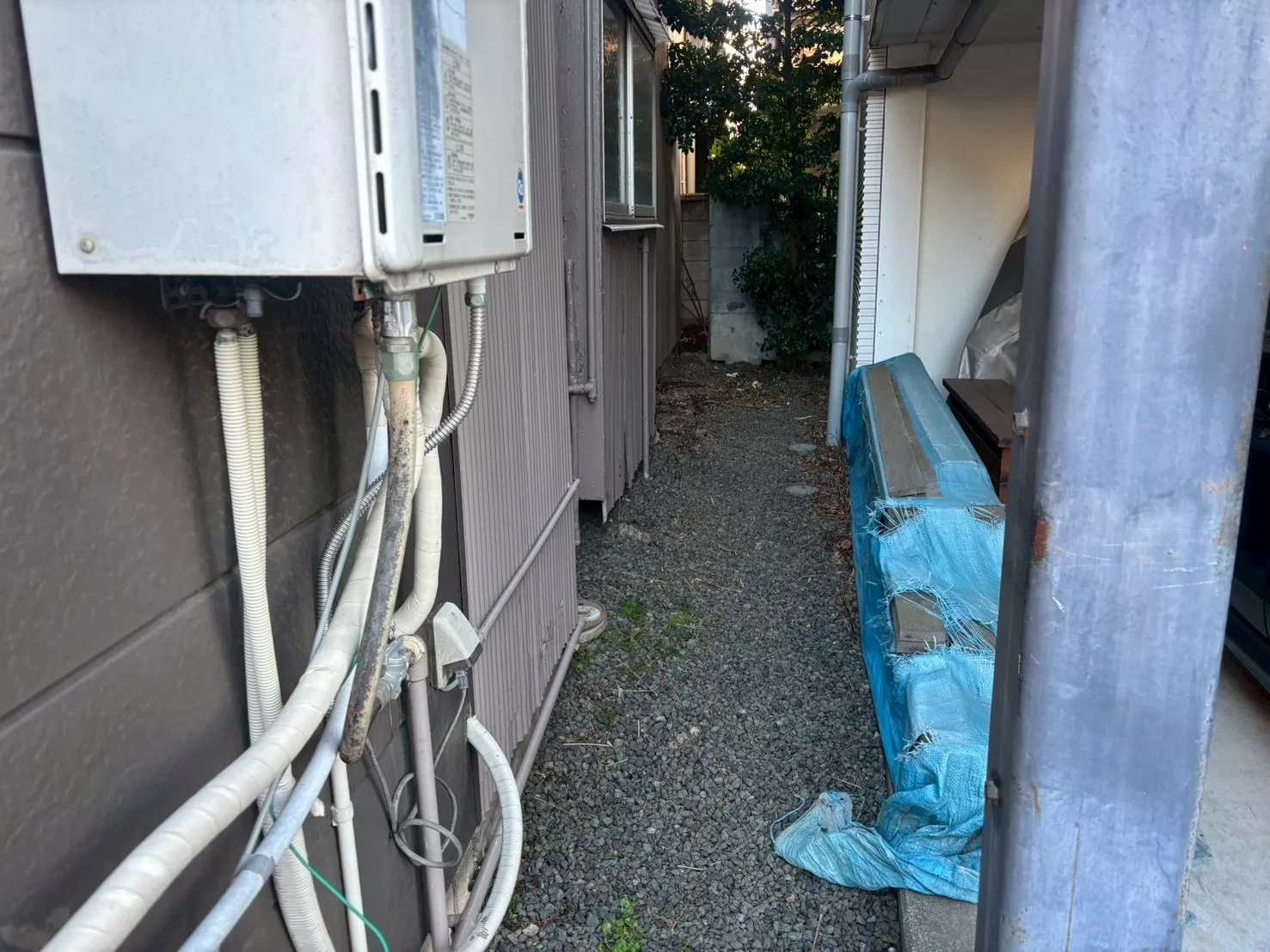 練馬区残置物撤去庭まわり片付け後