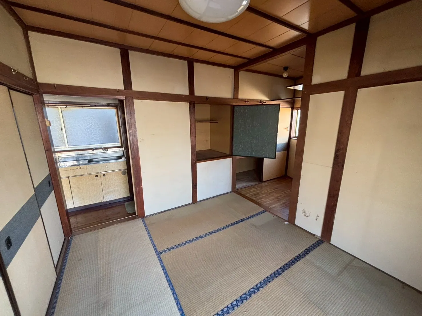 練馬区の残置物撤去した後のキッチン