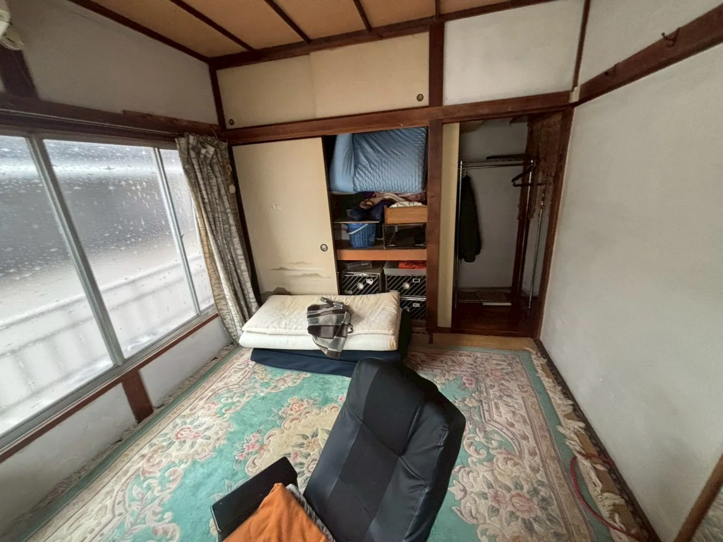 練馬区の残置物を撤去する前の部屋