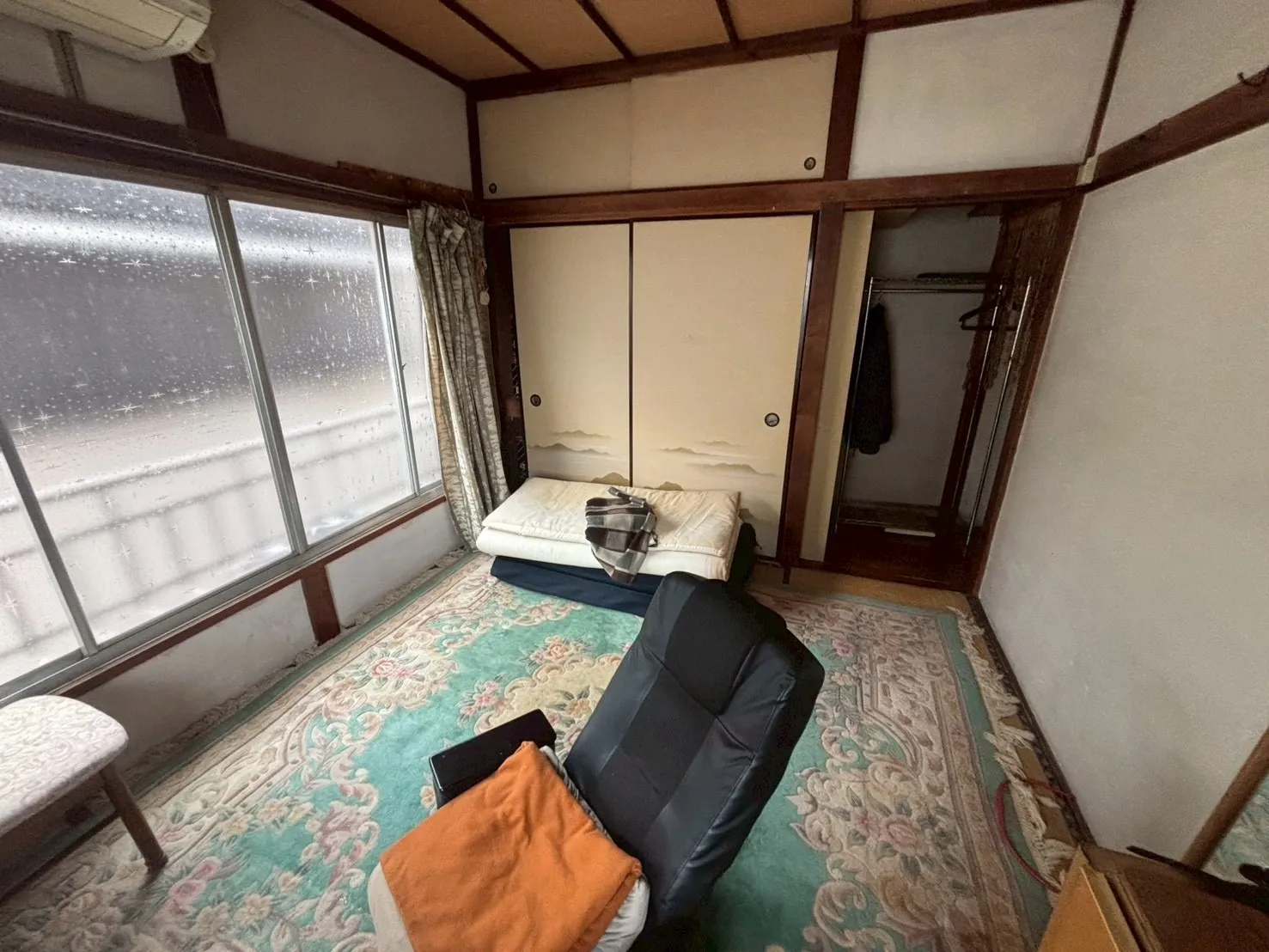 練馬区の残置物を撤去する前の部屋